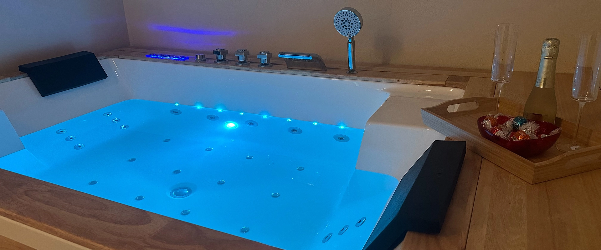 Relájate al Máximo en Nuestro Jacuzzi