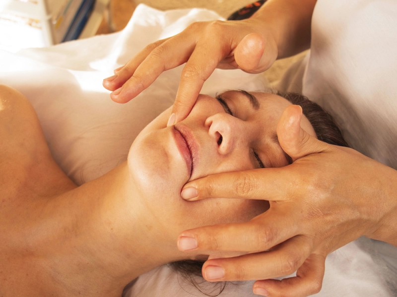 Masaje Facial Kobido